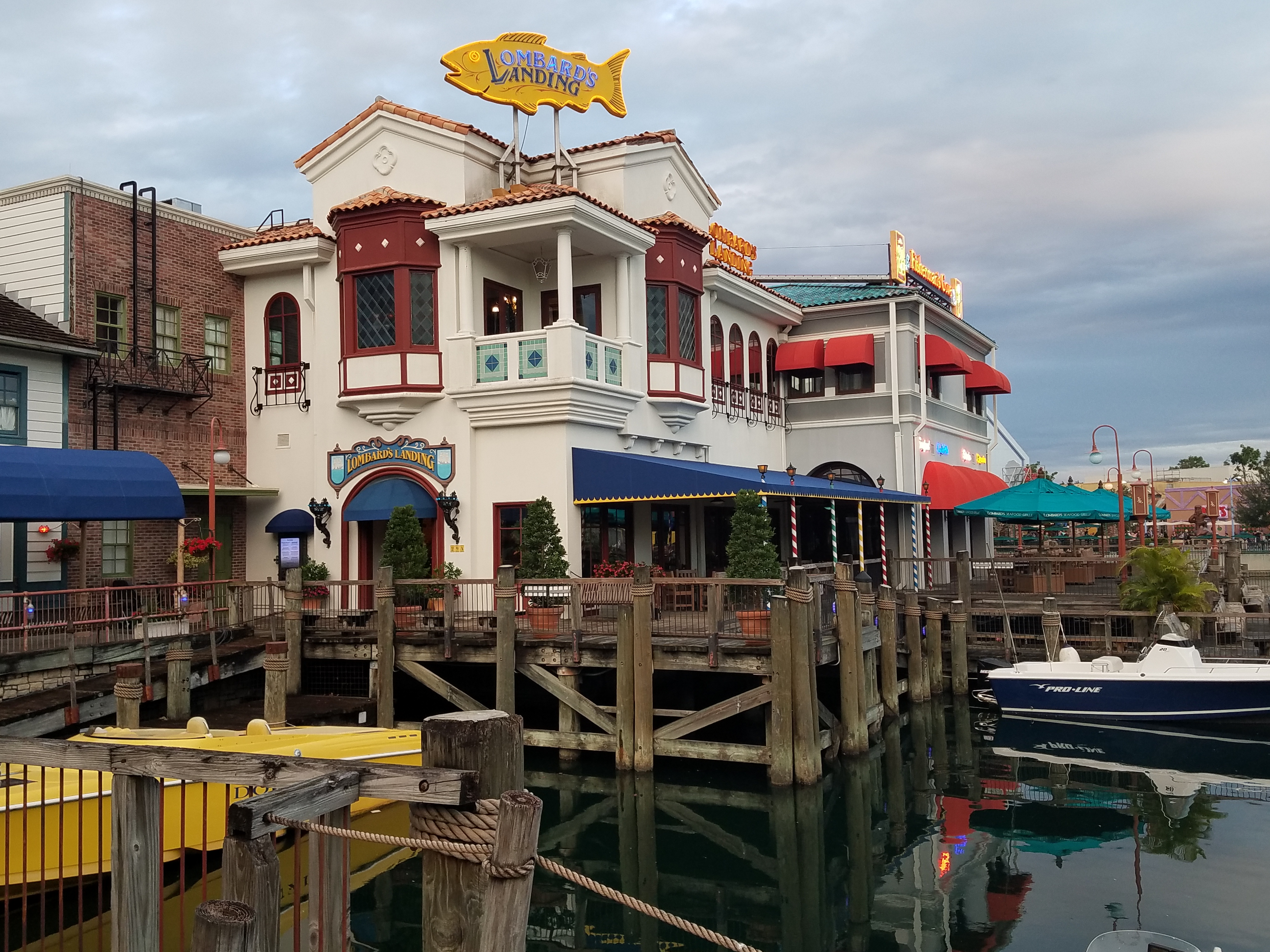 Catch a Bite at Lombard's Landing at Universal Studios - Unofficial