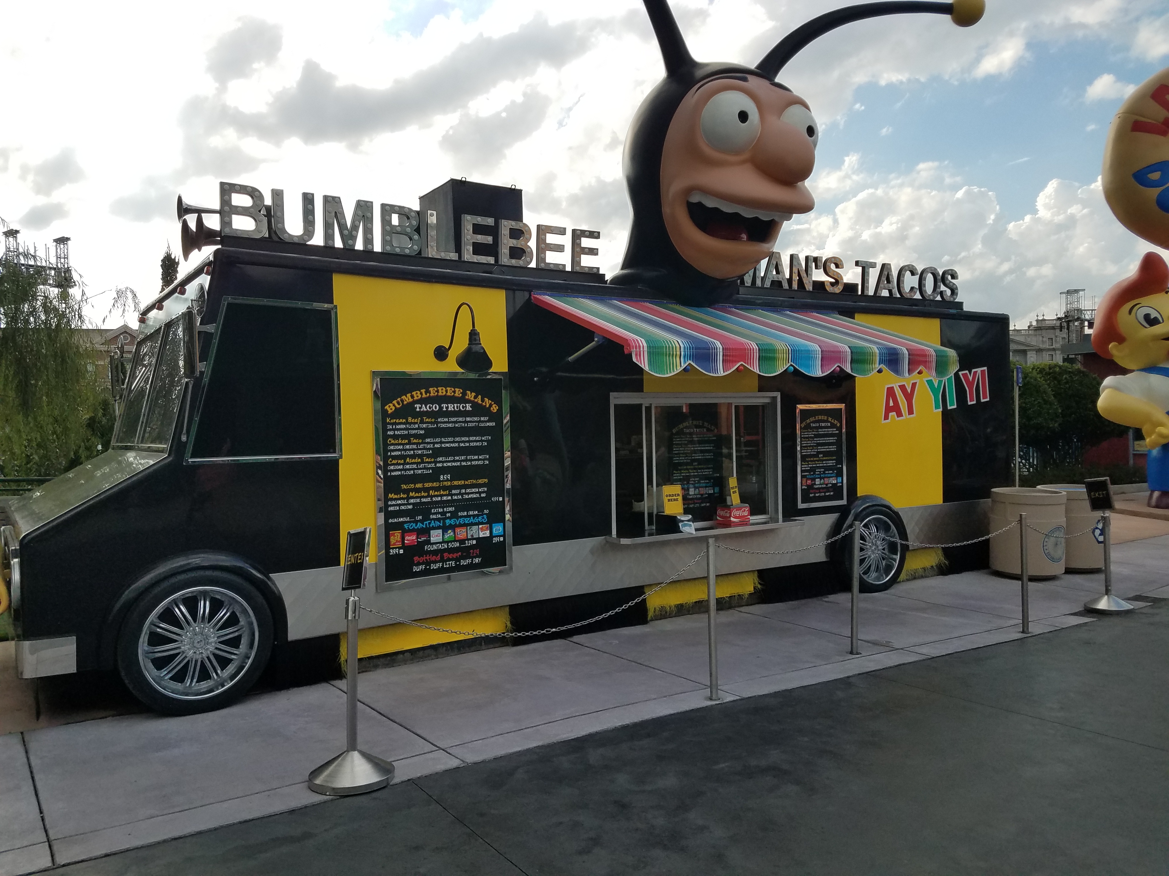 Bumblebee Mans tacos - Simpsons - Universal Studios - Food truck - Universal Orlando resort - dining review - unofficialuniversal.com