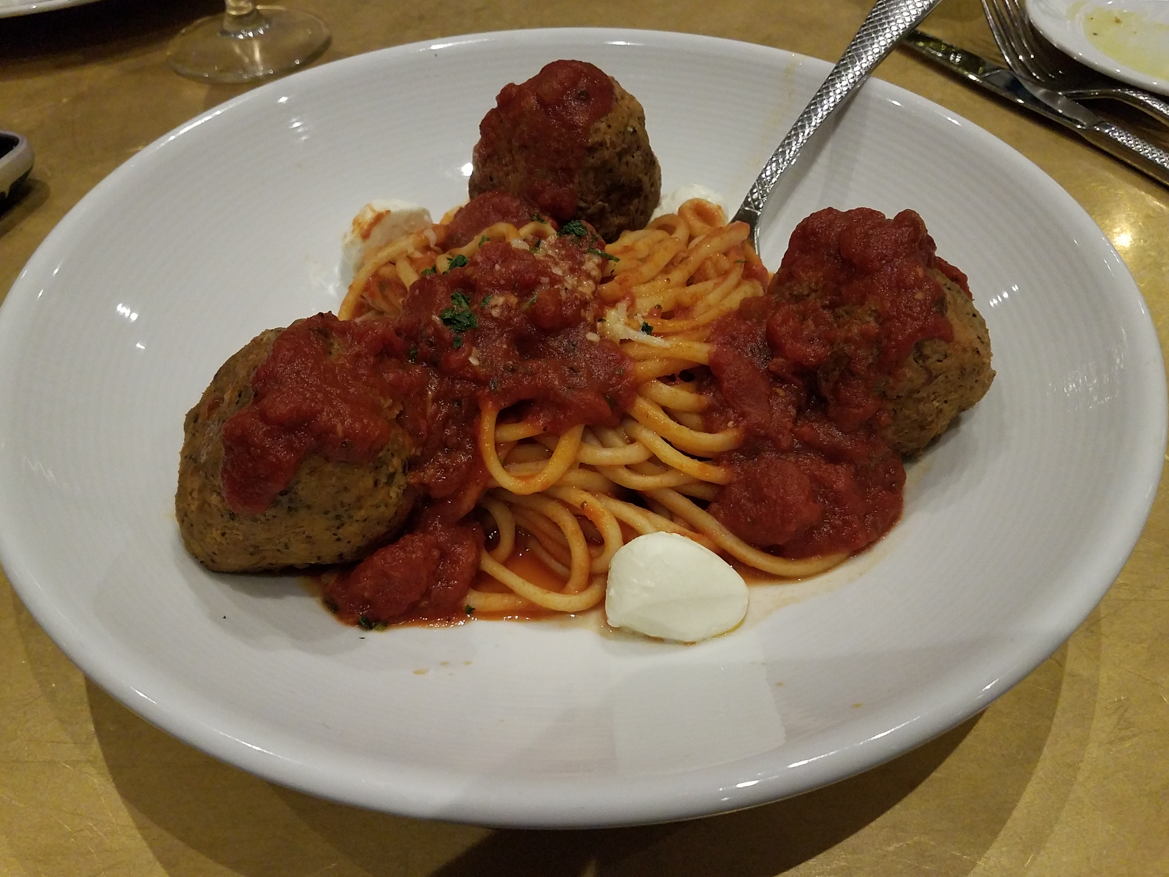 Spaghetti and meatballs at VIVO Italian Kitchen - Universal CityWalk - by unofficialuniversal.com.