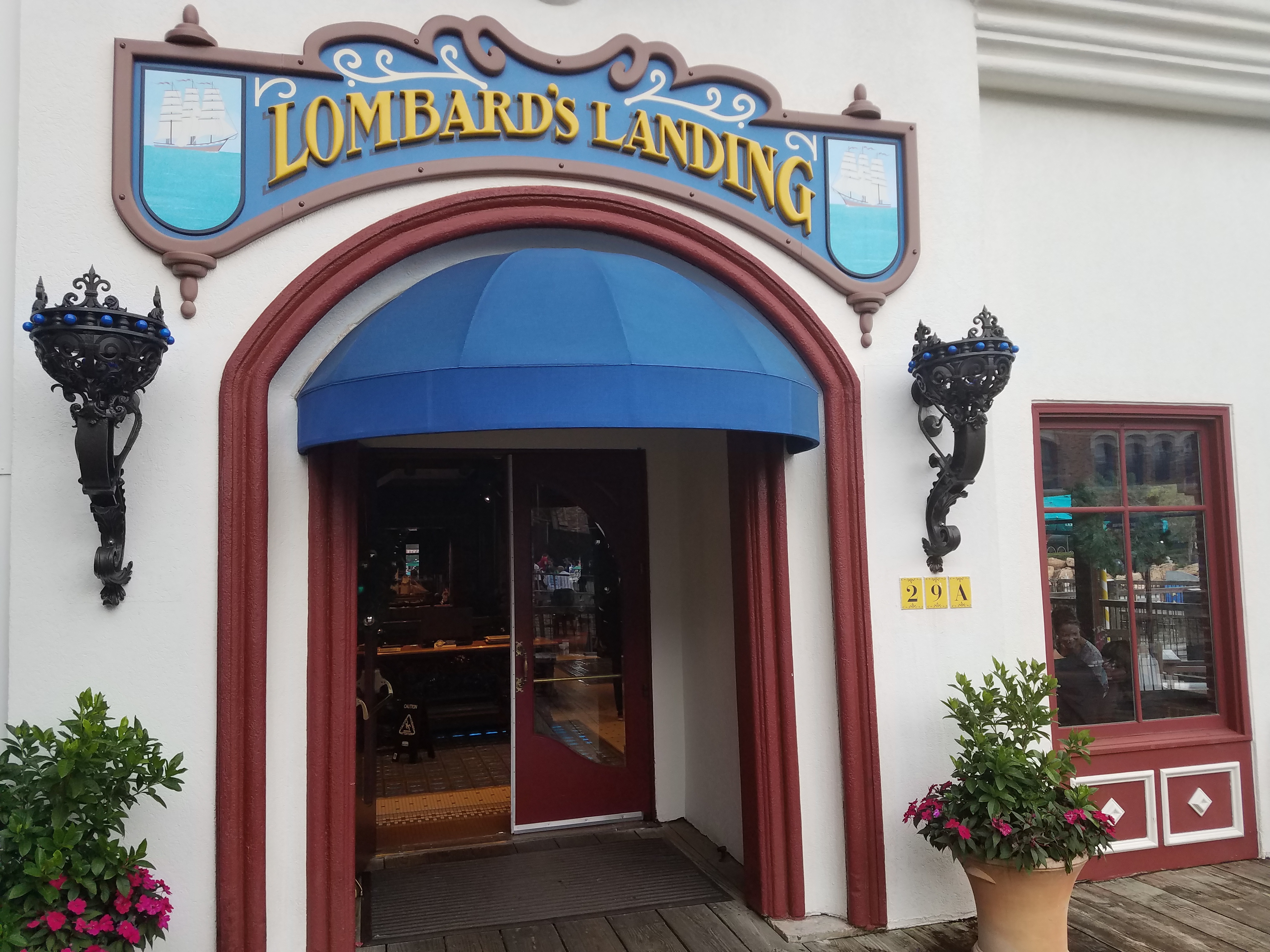Entrance to Lombard's Seafood Grille in Universal Studios Orlando by unofficialuniversal.com