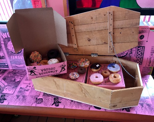 Coffin of Doughnuts - Voodoo Doughnuts - Universal CityWalk - unofficialuniversal.com