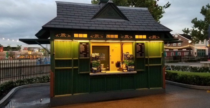 Dining Review: London Taxi Hut in Universal Studios Orlando - by unofficialuniversal.com.